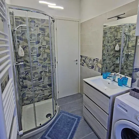 Tremezzina, Como, 20 Meters From The Оссуччо